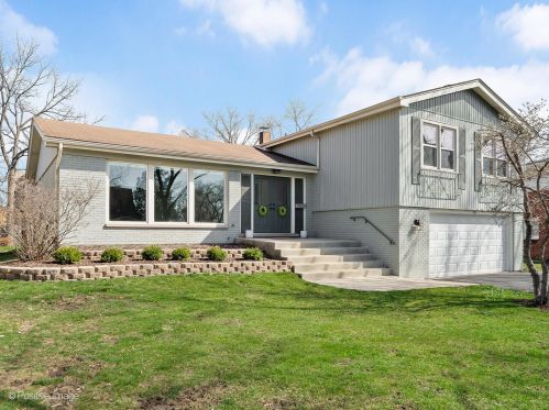 283 Columbine Dr, Willowbrook, IL 60514-1007
