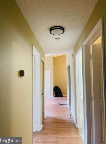 21 Chamberlin Ct, Trenton NJ  08648-2622 exterior