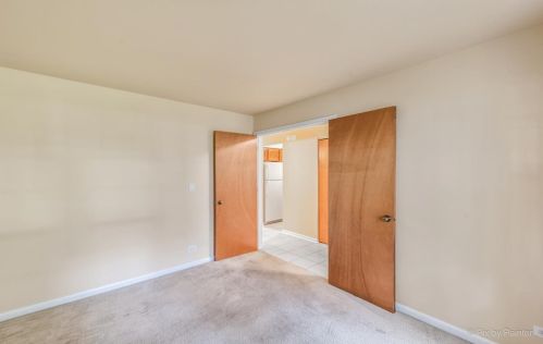 1276 Clare Ct, Carol Stream IL  60188-6011 exterior