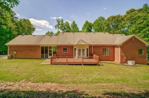 280 Randy Ln, Holly Springs, GA 30115-6991