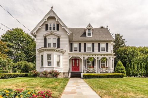 31 Atwater Ave, Derby, CT 06418-1409