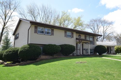 101 Janet Ave, Streamwood, IL 60107-1301