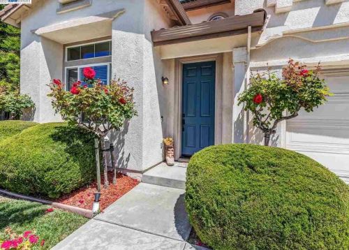 5513 Applegate Way, Pleasanton, CA 94568-8826