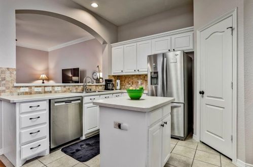 8216 Bridge St, Fort Worth TX 76103-1350 exterior