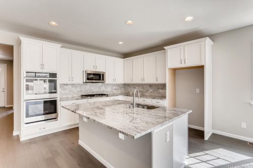 6531 Addison Way, Aurora CO 80016-4162 exterior