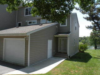 222 Blarney Stone Ct, Huddleston, VA 24104-2831