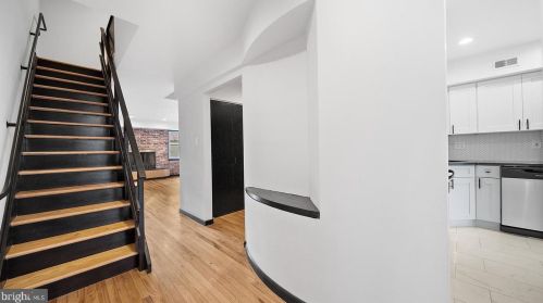 512 4 St, Philadelphia PA 19133-3105 exterior