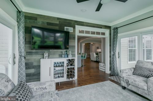 212 Shade Tree Dr, Lancaster PA  17603-5074 exterior