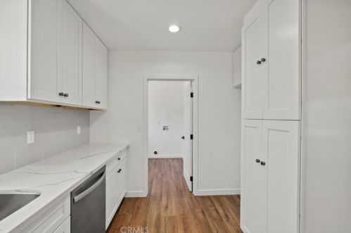 11609 Atkinson Ave, Hawthorne CA  90250-1827 exterior