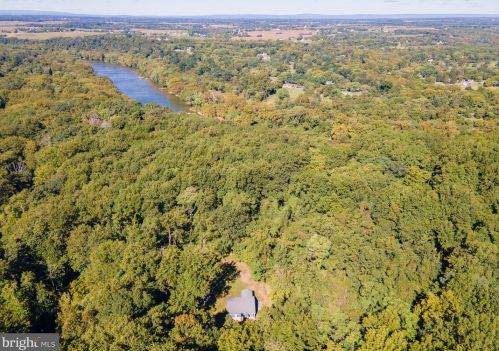 107 Featherbed Ln, Harpers Ferry WV 25425-4982 exterior