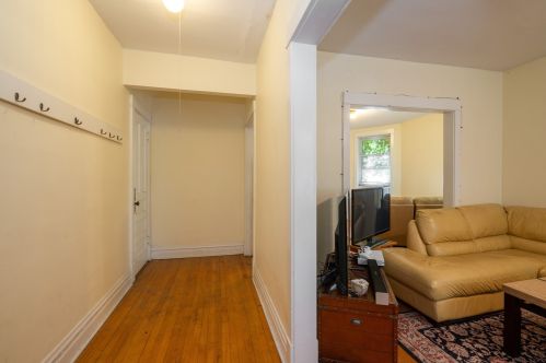 1736 Irving Park Rd, Chicago, IL 60613-2524