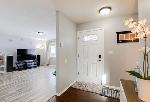1522 Aspen Dr, Saint Paul, MN 55122-1305
