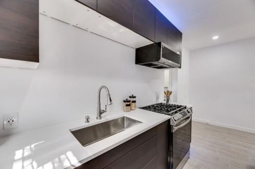 2735 Grafton Ave, Dallas TX  75211-5711 exterior