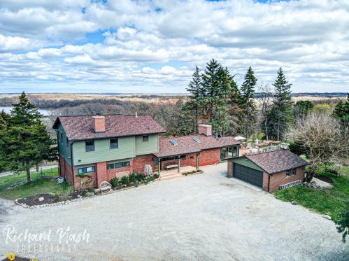 7812 Pillow Hill Rd, Spring Grove, IL 60081-8474