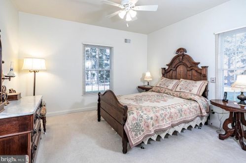 2 Birchwood Ct, Princeton NJ  08540-5041 exterior
