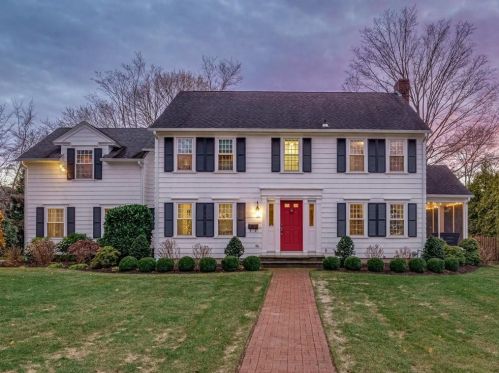 16 Harwood Rd, Warwick, RI 02818-4023
