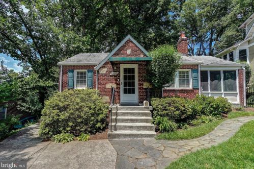 6806 Belford Dr, Silver Spring MD 20912-4841 exterior