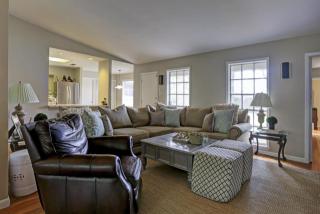 3315 Longfield Cir, Houston TX  77063-6233 exterior