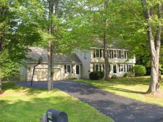 490 Highland Dr, Henniker, NH 03242-4154