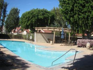 25 Rossano, Irvine CA  92620-2550 exterior