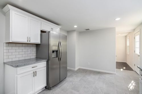 17 Spencer Dr, Middletown CT  06457-3537 exterior