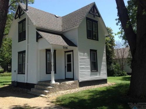 706 Egan Ave, Orland SD  57042-2139 exterior