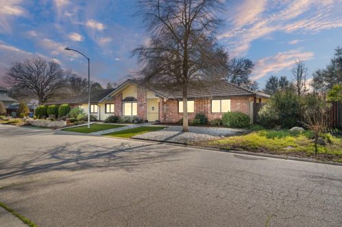 8820 Ridge Hill Ct, Citrus Heights, CA 95662-4062
