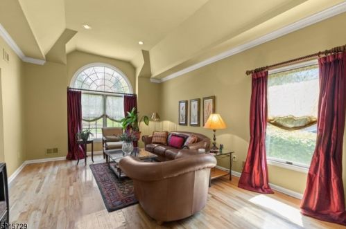 1 Village Ct, Dover NJ  07869-3497 exterior