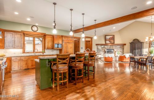 5872 Mtn Rnch Dr, Park City UT 84098-6177 exterior