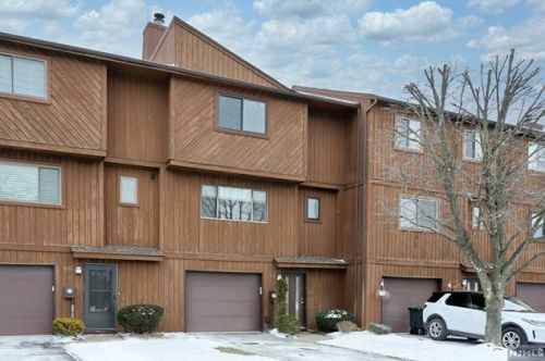 58 Alana Dr, Paterson NJ  07506-3446 exterior