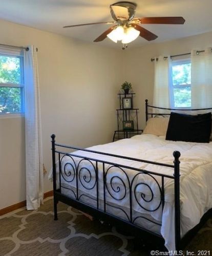 2 Country Club Ct, Norwalk CT  06851-5601 exterior