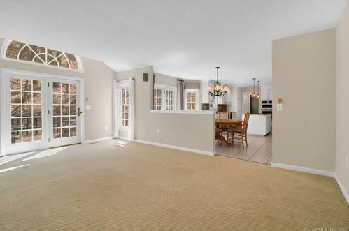 190 Copper Ridge Rd, Southington CT  06489-4645 exterior