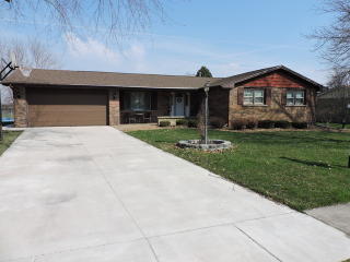 3653 El Camino Dr, Kankakee, IL 60901-7741
