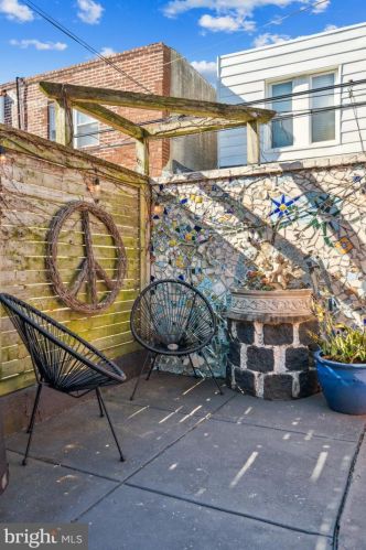 1818 12 St, Philadelphia PA 19122-0018 exterior