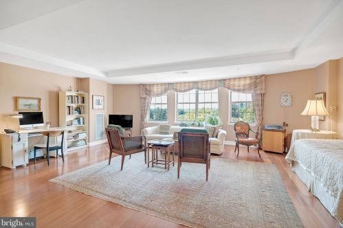 2300 Windrow Dr, Princeton NJ 08540-5020 exterior