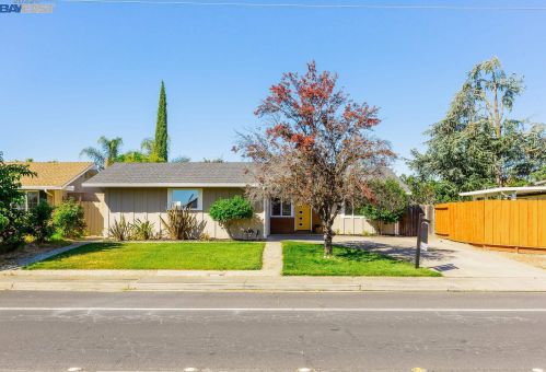 1598 Bluebell Dr, Livermore, CA 94551-1243