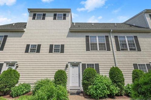 40 Stuart Ave, Norwalk CT  06850-3576 exterior
