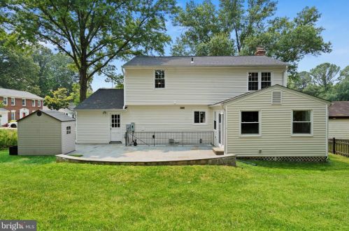 5637 Fort Corloran Dr, Springfield VA  22015-2114 exterior