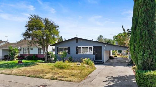 1624 Lockeford St, Lodi, CA 95242-2550