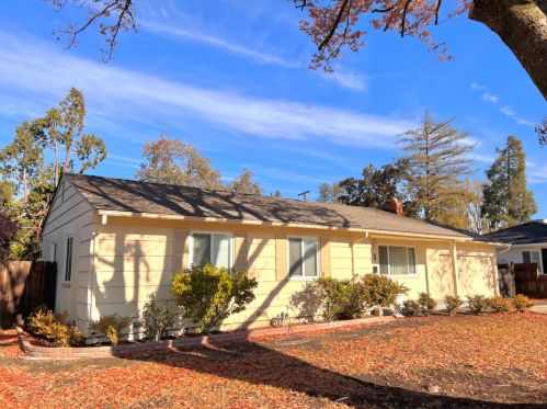 11 Mayfair Ave, Stockton, CA 95207-4338