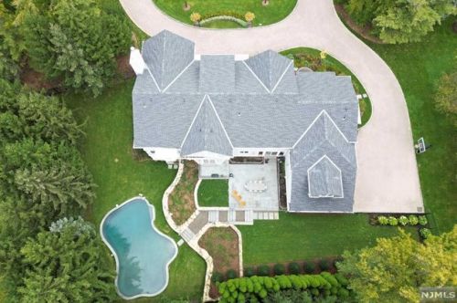 40 Huyler Landing Rd, Cresskill, NJ 07626-1750