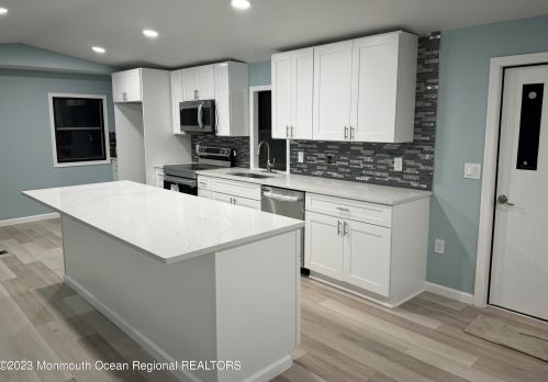42 Antonia Dr, Jackson Twp, NJ 08527-3106