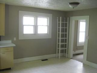 700 Hillcrest Ave, Springfield MO  65803-2340 exterior