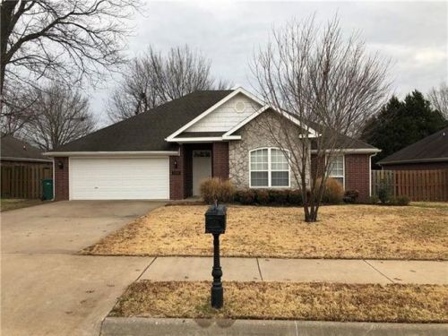 3499 Serviceberry Ln, Springdale, AR 72764-6646