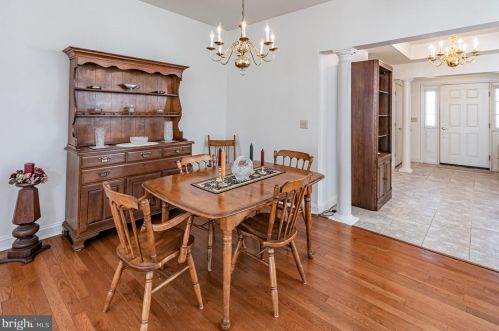 2 Birchwood Ct, Princeton NJ  08540-5041 exterior