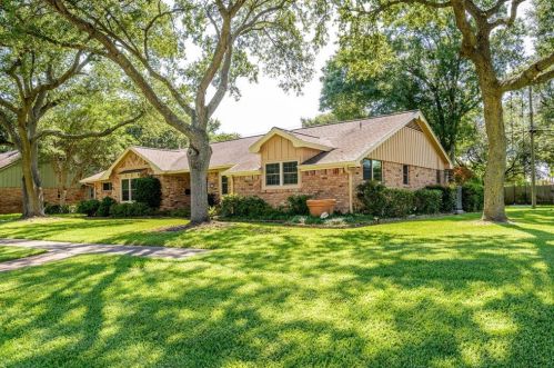 2006 Willowwisp, Taylor Lake Village TX  77586-3311 exterior