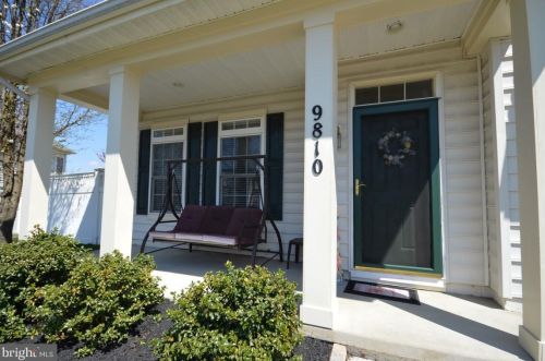9810 Earls Ferry Cir, Bristow, VA 20136-2683