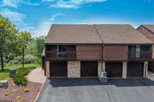 25 Highland Cir, Annandale, NJ 08801-1503