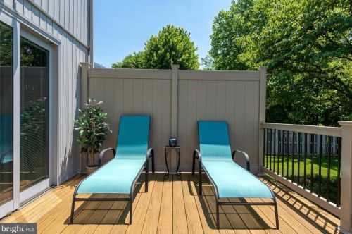 884 Salisbury Ct, Lancaster PA  17601-4481 exterior