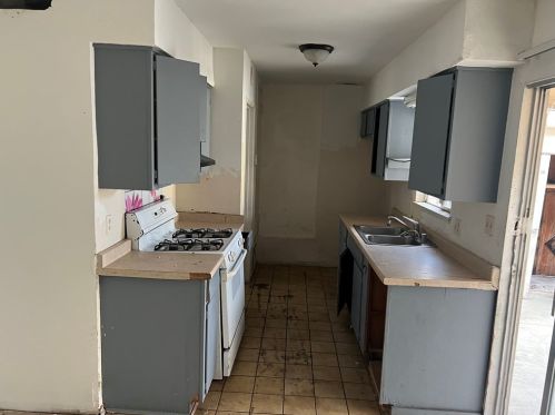 738 Fairhaven St, Anaheim, CA 92801-4002